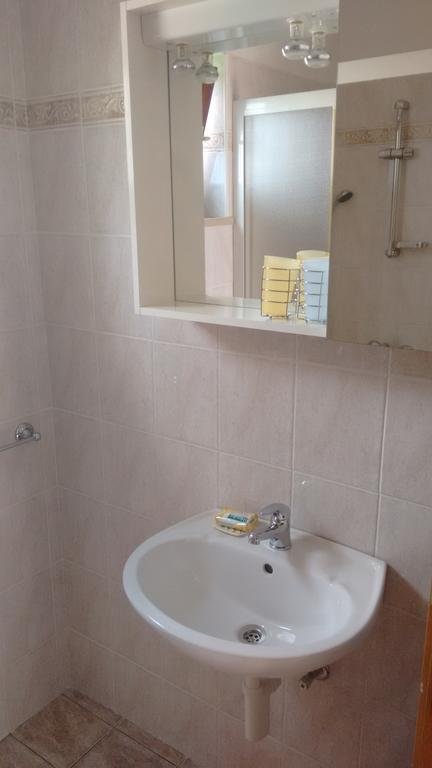 Apartments Vukas Lumbarda Cameră foto